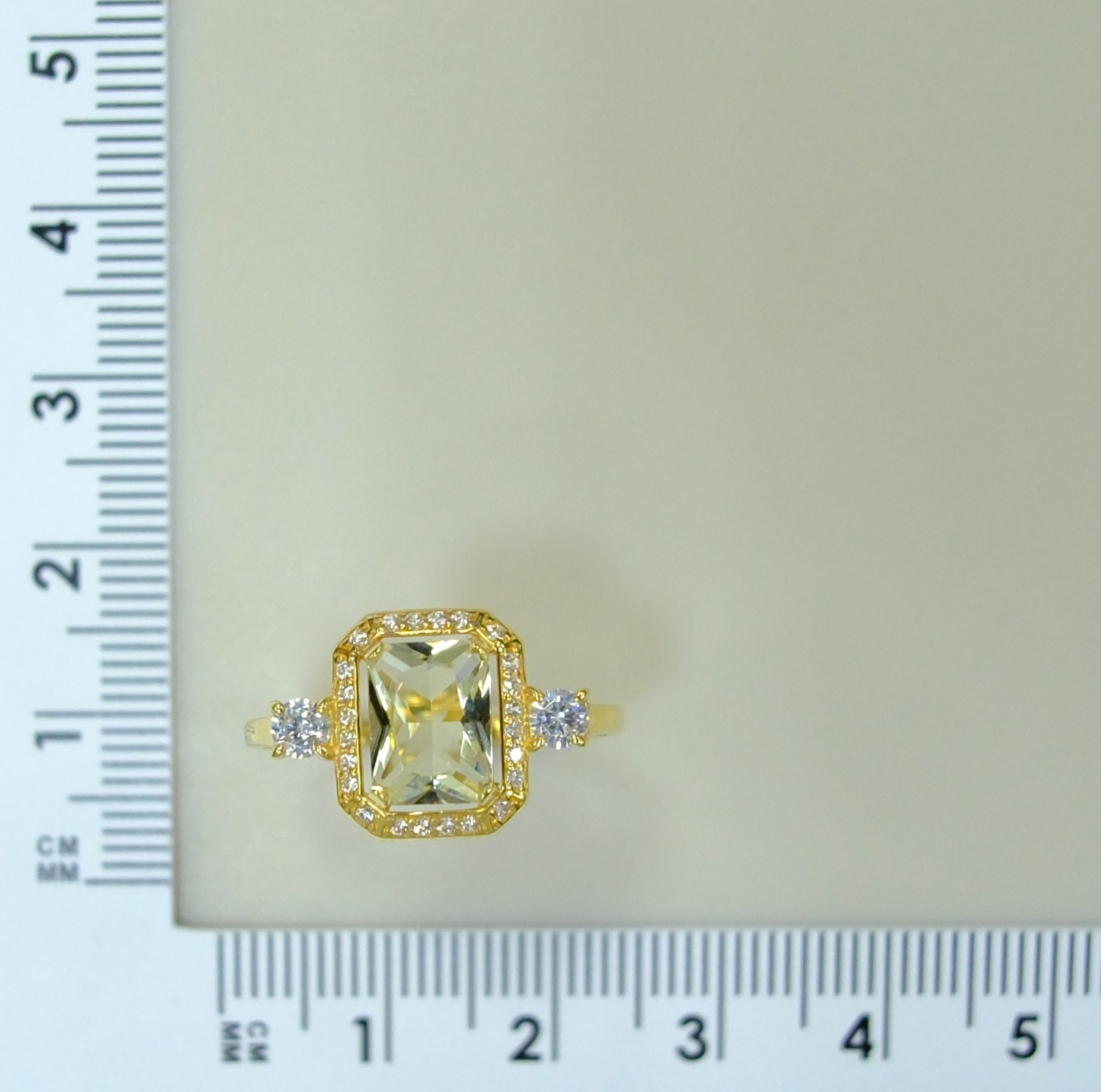 Серебряное кольцо с цитрином